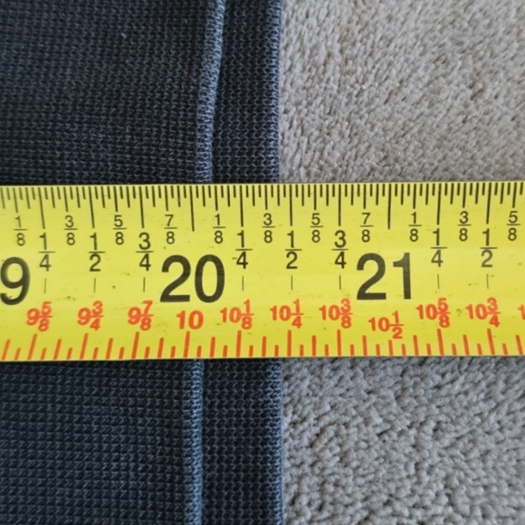 Nike Dri Fit Women's Cropped Camo Sweatshirt Size Medium - Picture 8 of 9